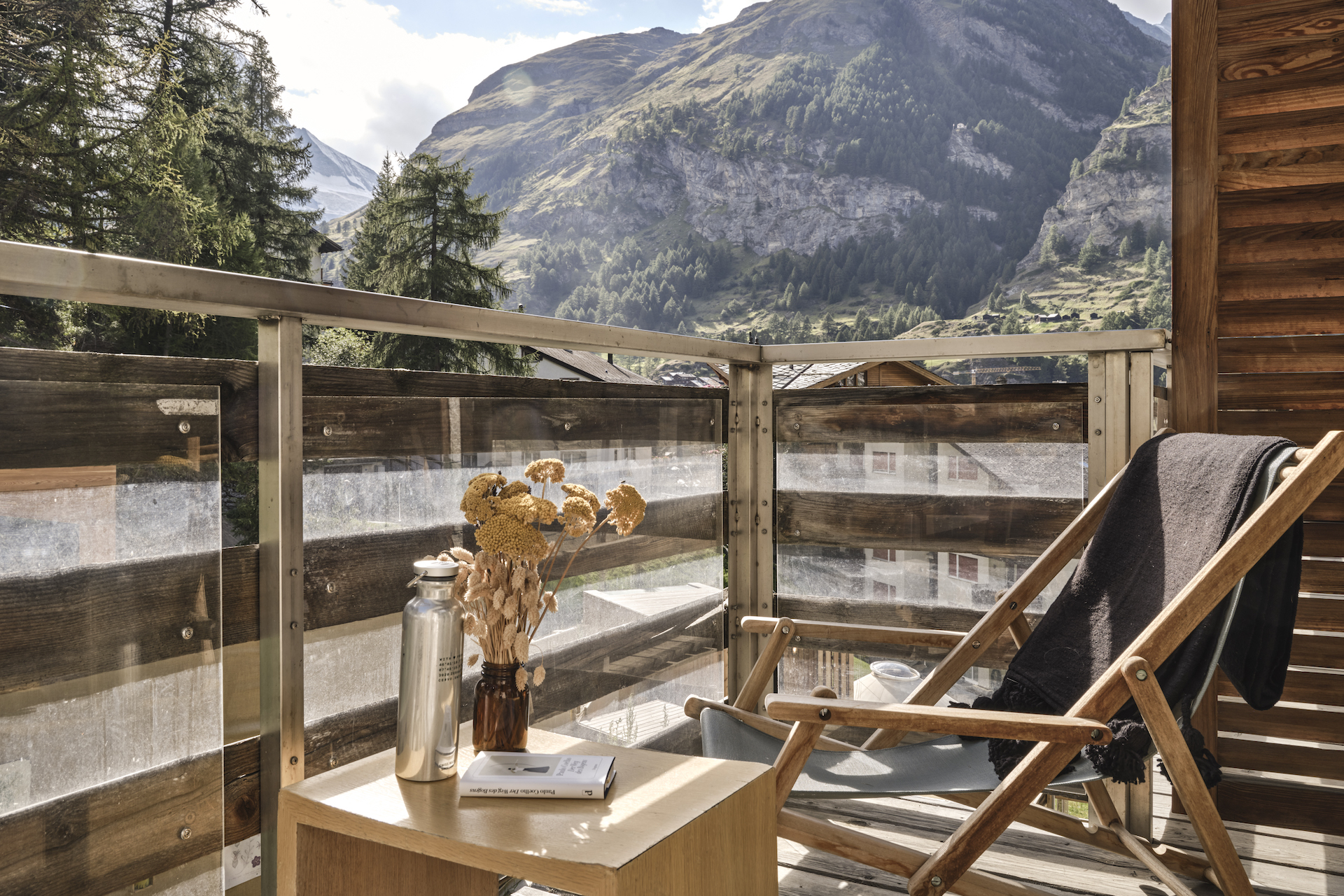 Balkon eines Alpinist Zimmers mit schöner Aussicht