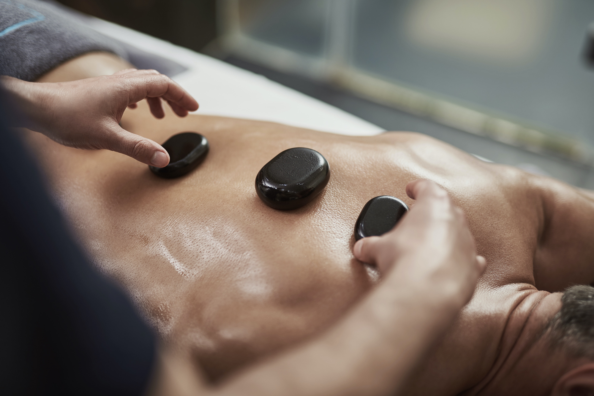 Bild des Hotel Angebots der Hot Stone Massage im CERVO Mountain Resort Hotel in der Schweiz