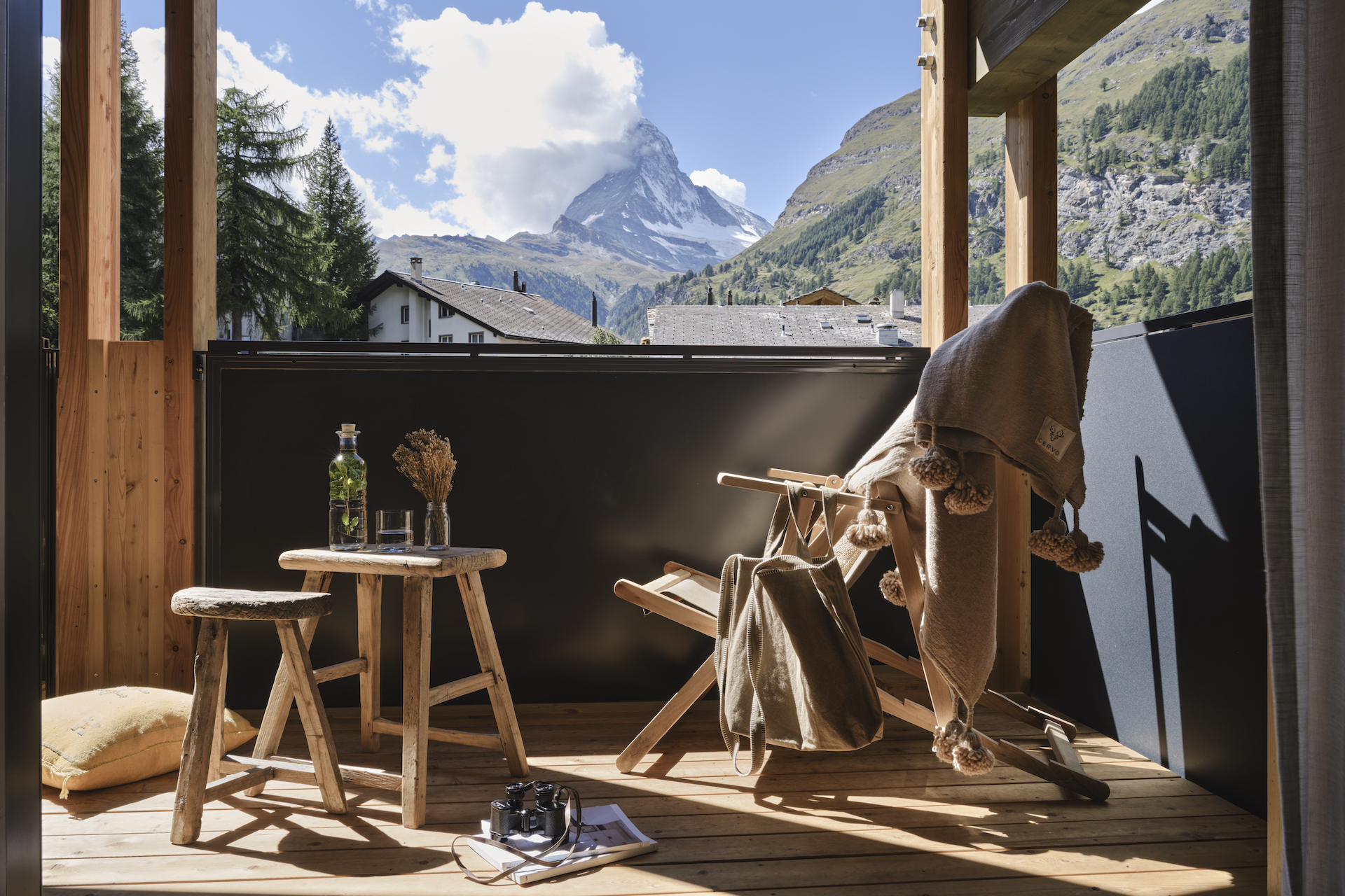 Balcony of the Nomad Room with view of the Matterhorn